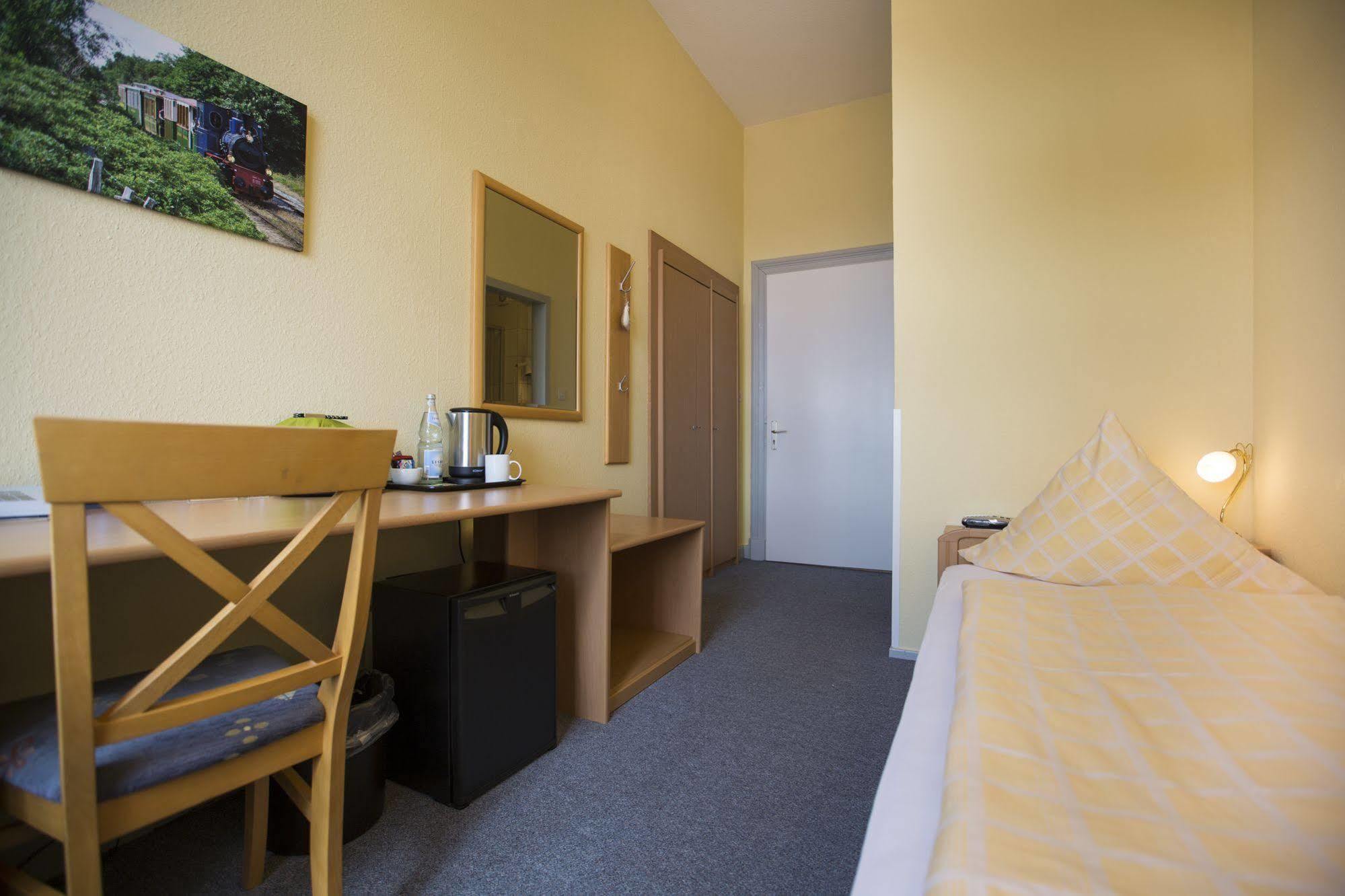 Hotel Graf Waldersee Borkum Exterior foto
